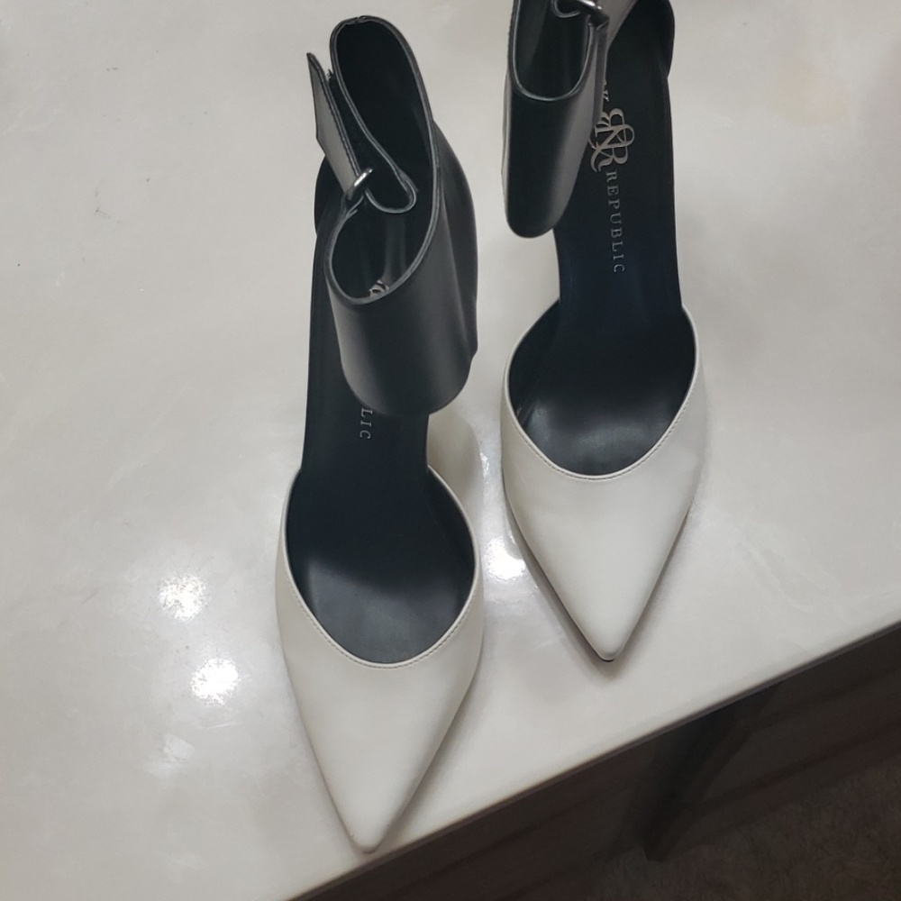 ROCK REPUBLIC NELSON HEELS
